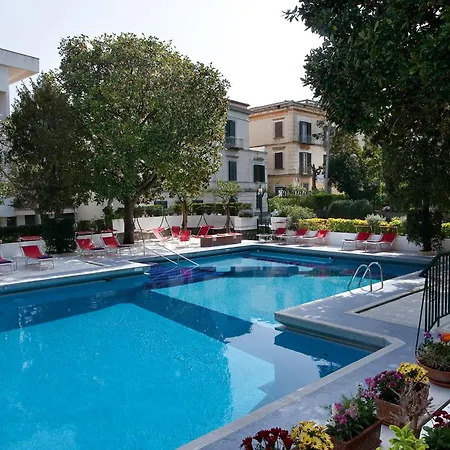 Majestic Palace 4* سانتّانييلّو