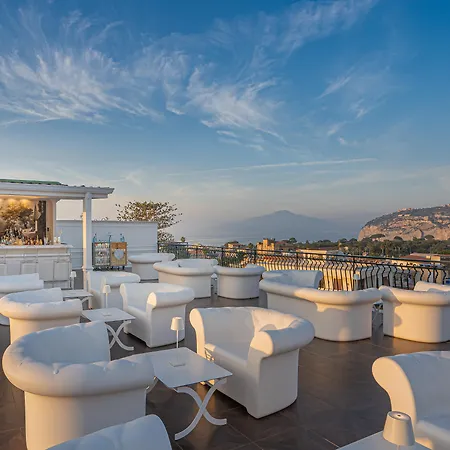Majestic Palace 4*