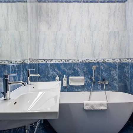Ξενοδοχείο Majestic Palace 4*