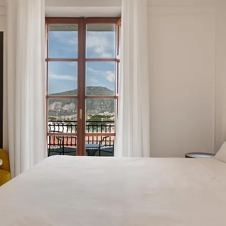 Majestic Palace 4*