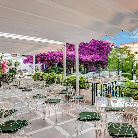 Majestic Palace Otel 4*